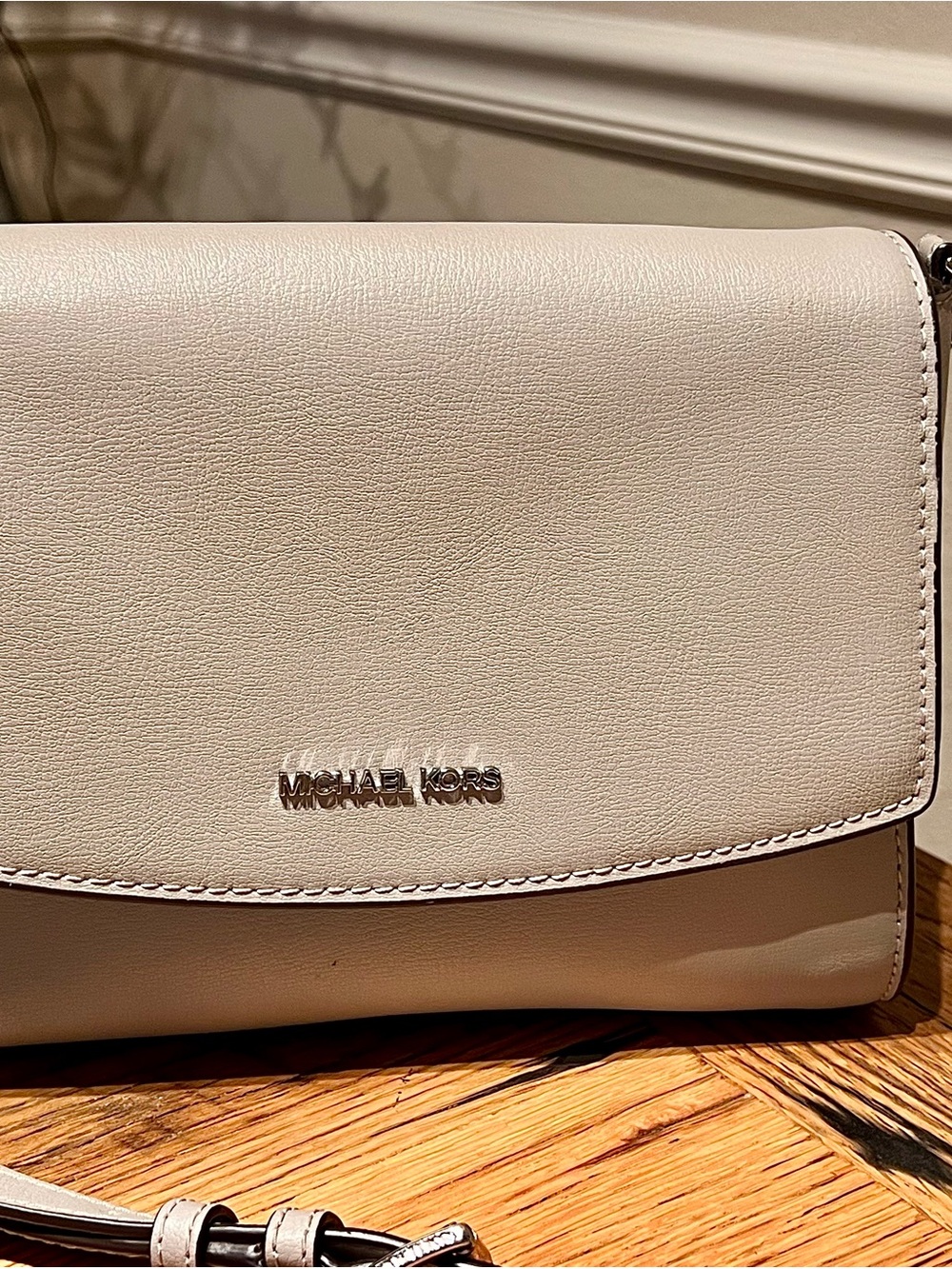 Michael Kors Gray Genuine Leather Ellis Flap Crossbody Bag. LIKE NEW w/TAGS!